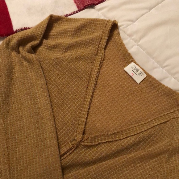 Boho thermal top! - Picture 2 of 3